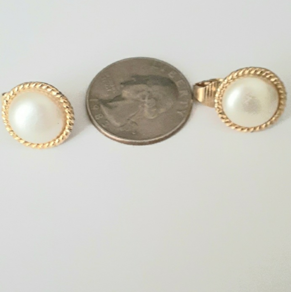 Vintage Clip On Earrings